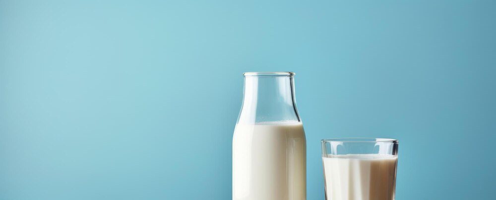 Ile tłuszczu ma mleko prosto od krowy – porównanie z mlekiem sklepowym