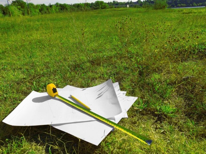 Wniosek o odrolnienie działki – wzór i praktyczne wskazówki